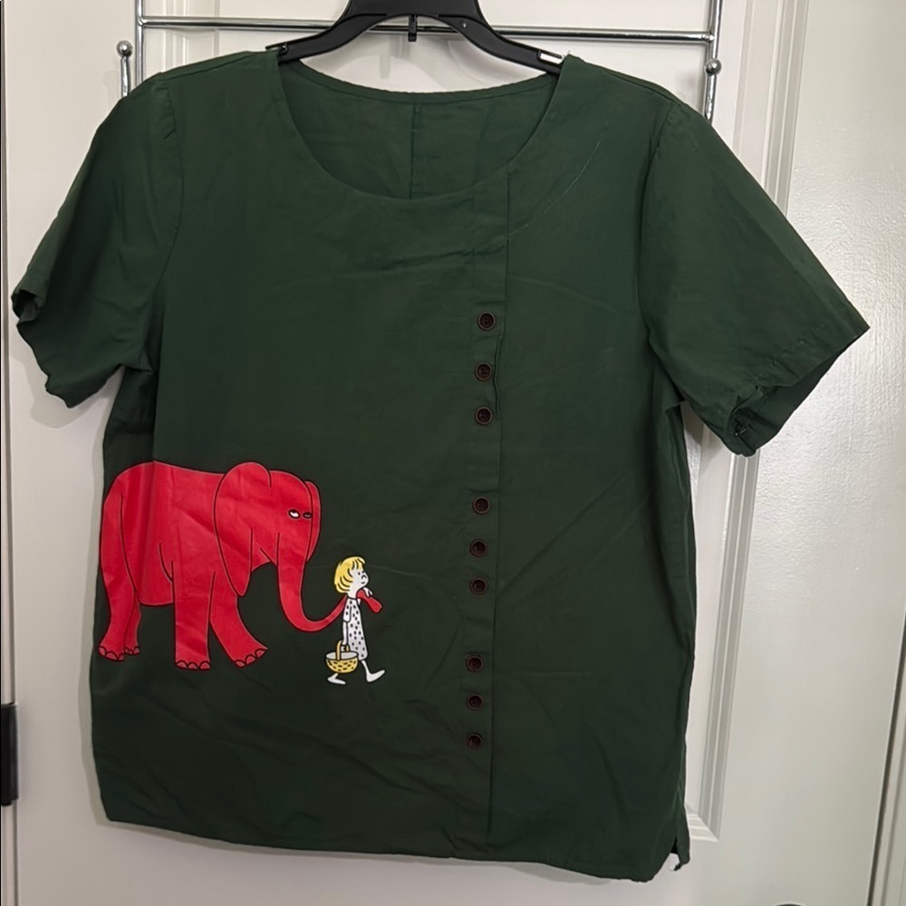 Vintage Red Elephant Green Short Sleeve Top